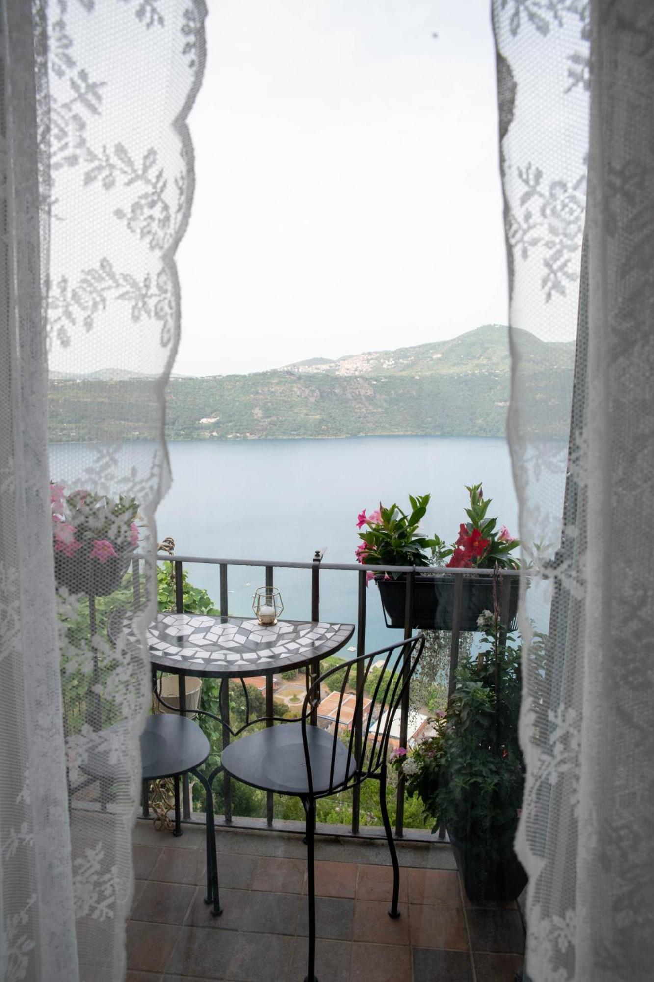 B&B Carpe Diem Vista Lago Castel Gandolfo Eksteriør bilde